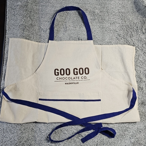 Brand New Goo Goo Cluster Apron - Picture 1 of 4